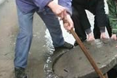 宣城泾化粪池吸粪车、疏通下水道、马桶疏化粪池清理、污泥池清理、地下室排污、化粪池清理